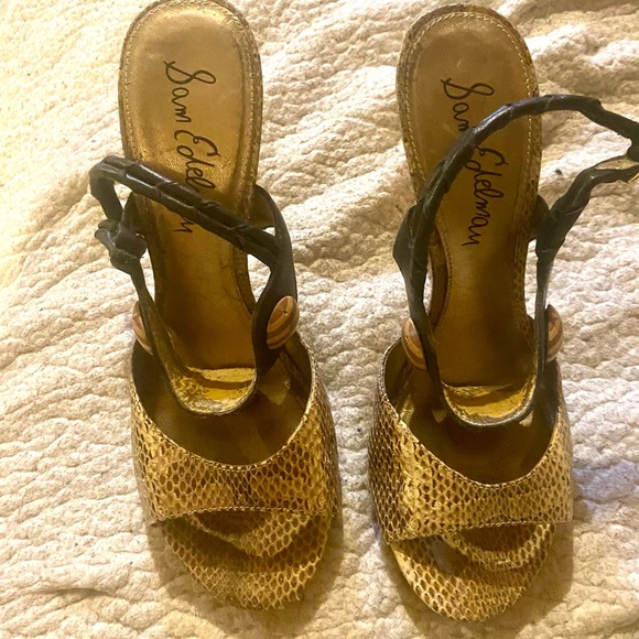 Beautiful Sam Edelman cream and black snakeskin style heeled sandals. - Picture 2 of 5